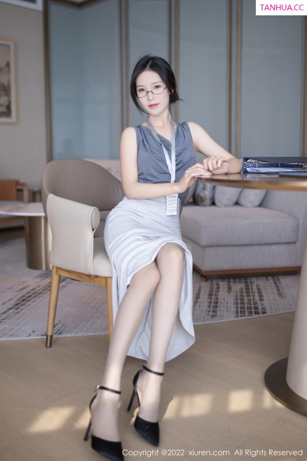 陈若依 抖娘利世 [XiuRen]高清写真图 2022.11.23 No.5900 利世 丝袜长裙第14张图片